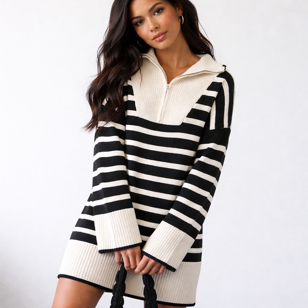 Blu Pepper Black and Cream Striped Turtleneck Sweater Dress Size Medium NWOT